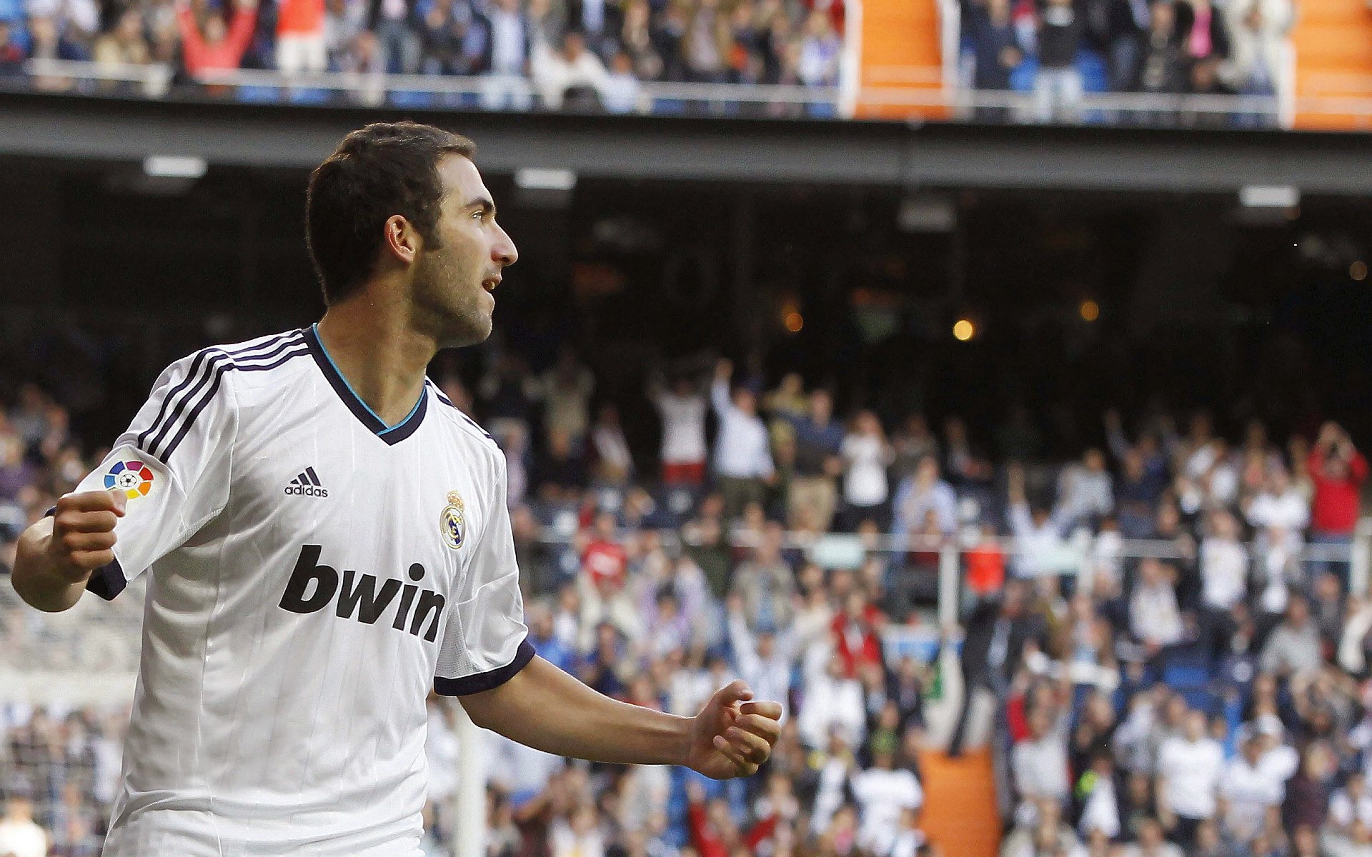 Faker连续五场比赛得分超过出色防守,曼联不断突破!赢得满堂喝彩